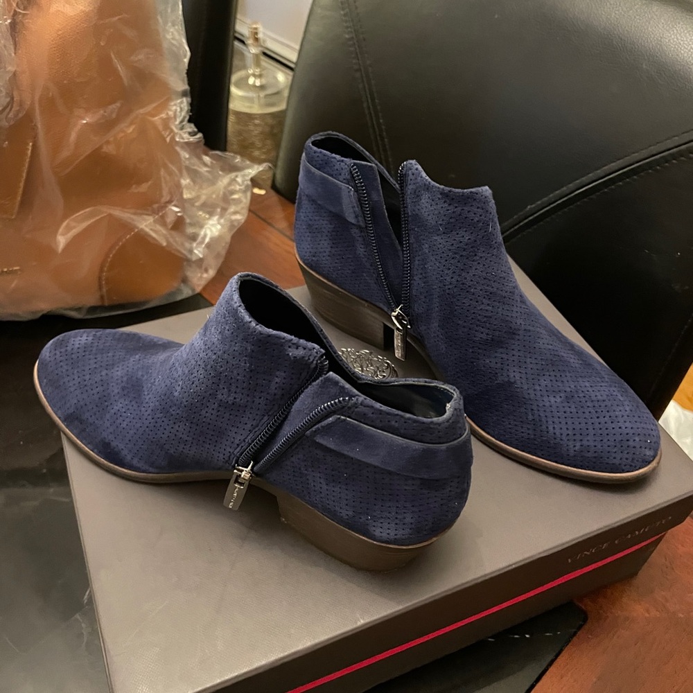 NWOT Vince Camuto ankle boots